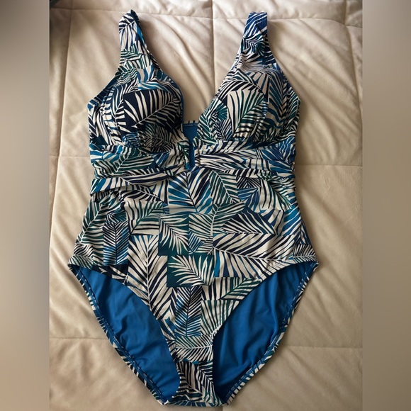 Bleu Rod Beattie Other - Blue Leaf-Print Women’s One-Piece Swimsuit